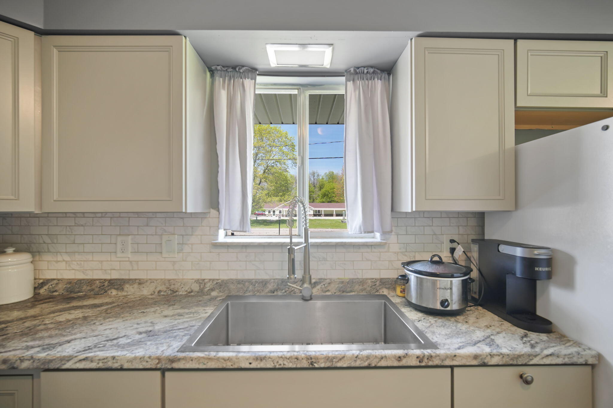 4111 Spring Arbor Road Jackson, MI 49201 - Photo 10 of 28 10-web-or-mls-DSC05545