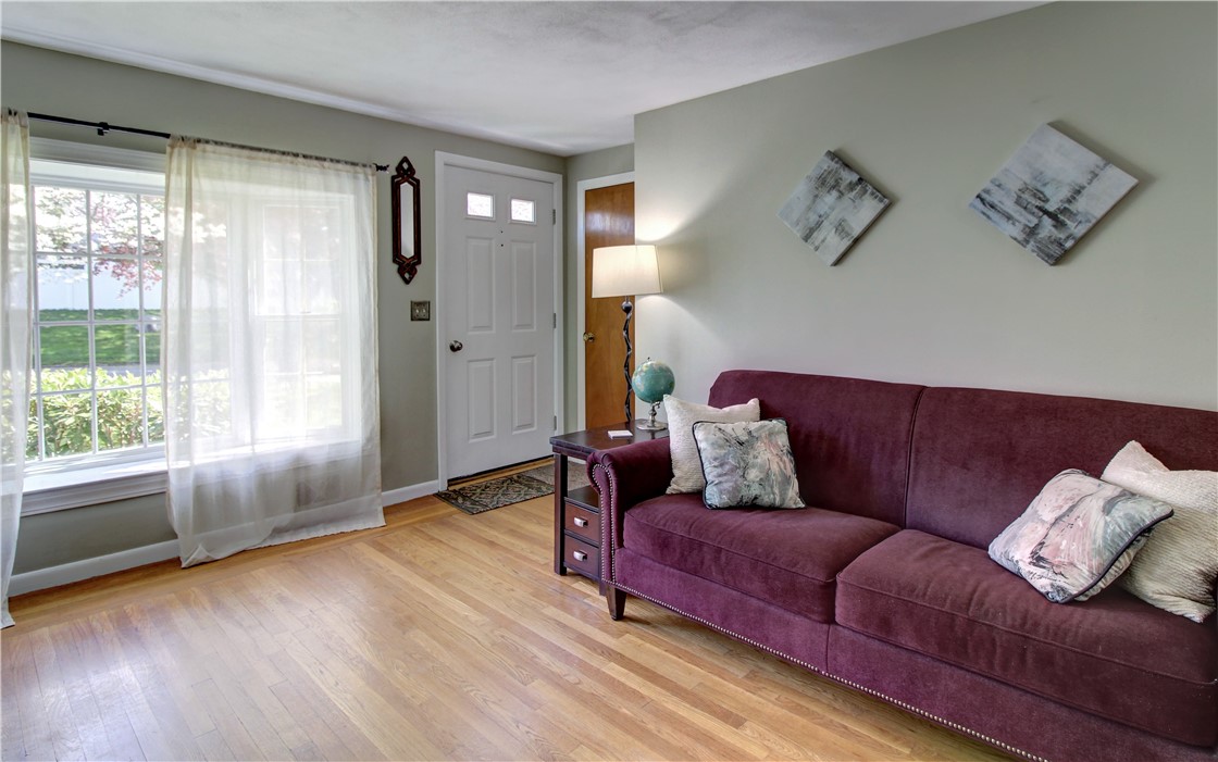 126 Baldwin Road Warwick, RI 02886 - Photo 3 of 42