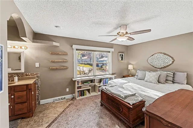 $300,000 | 500 Wells Road, Platte City, MO 64079