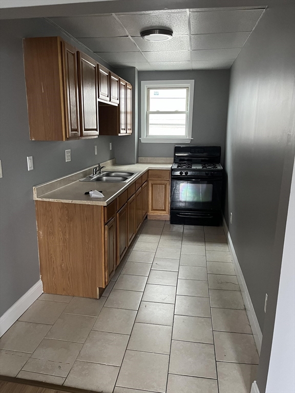 422 County Street Fall River, MA 02723 - Photo 9 of 25