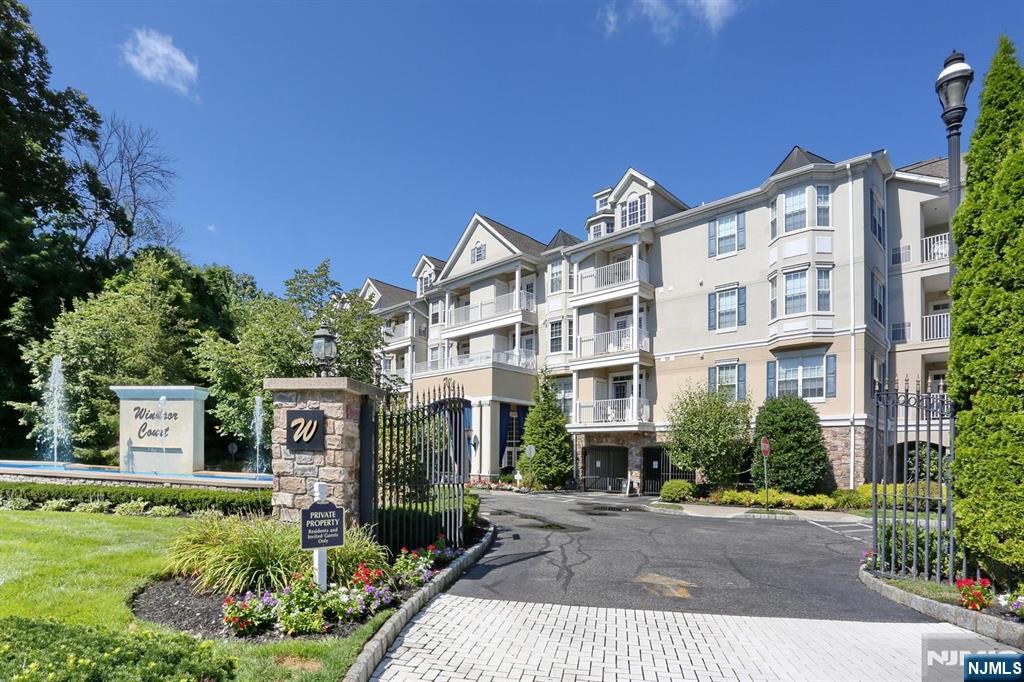 175 Rochelle Avenue, Unit 321 Rochelle Park, NJ 07662 - Photo 1 of 50