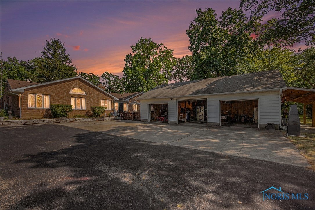 25441 Thompson Road Perrysburg, OH 43551 - Photo 28 of 32 Gallery Image 28