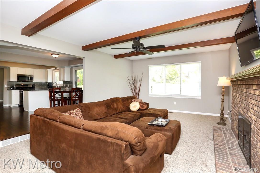 254 Slade Court Rochester, MI 48307 - Photo 13 of 48 Slade-12.jpg