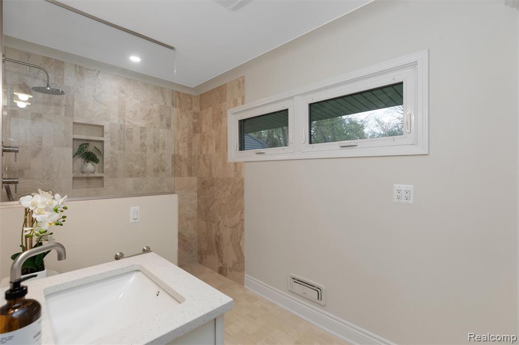 30360 Kincardine Road Franklin, MI 48025 - Photo 34 of 48