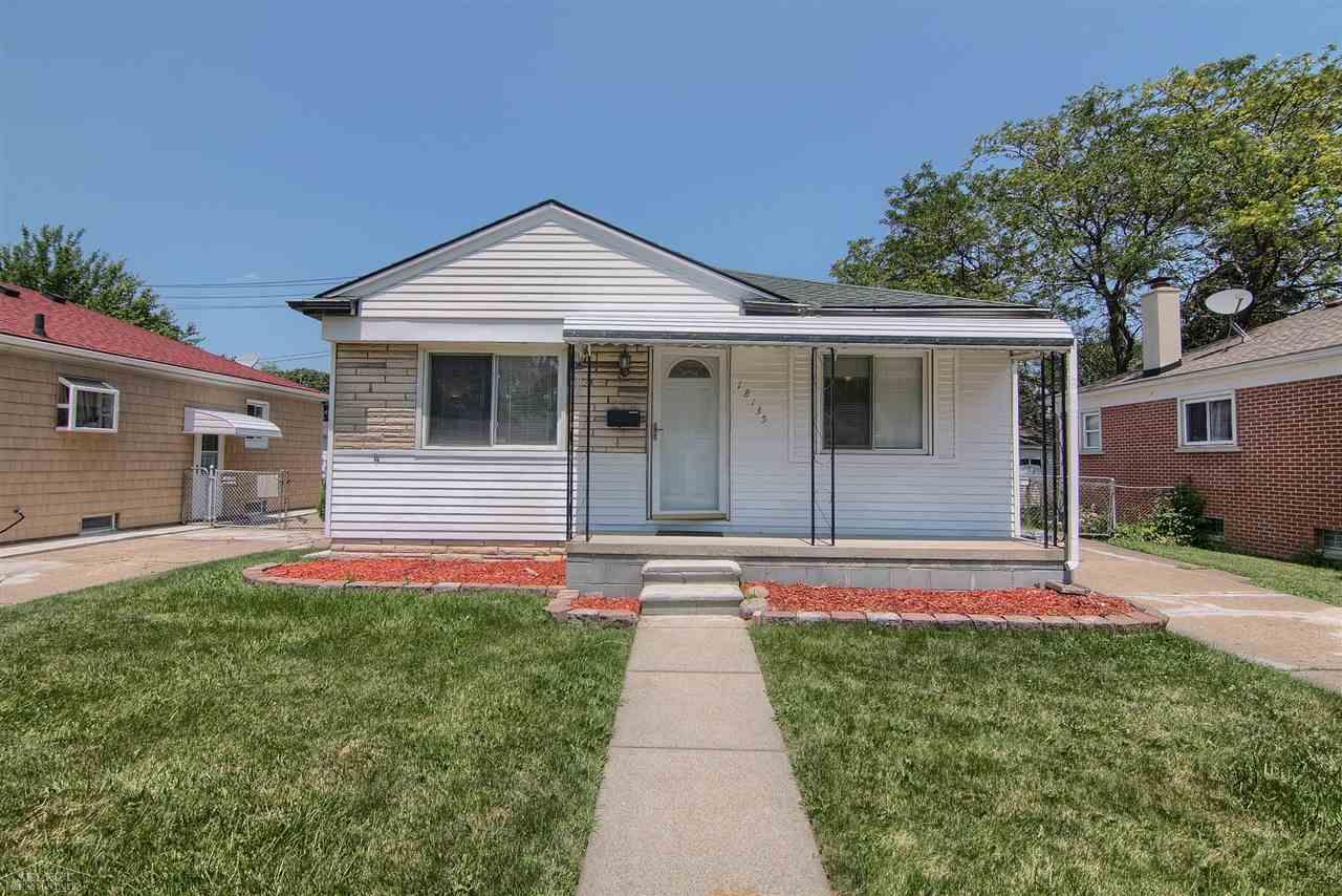 18135 Stephens Road Eastpointe, MI 48021 - Photo 3 of 30 31387640-2.JPG