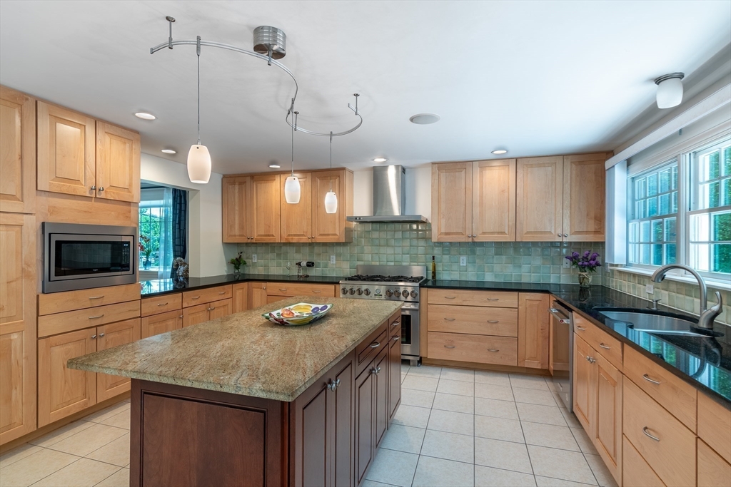 14 Joyce Road Wayland, MA 01778 - Photo 7 of 41 Gallery Image 7