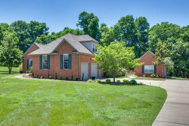 864 Rands Way Columbia, TN 38401 - Photo 2 of 20 Home has new, professionally installed landscaping