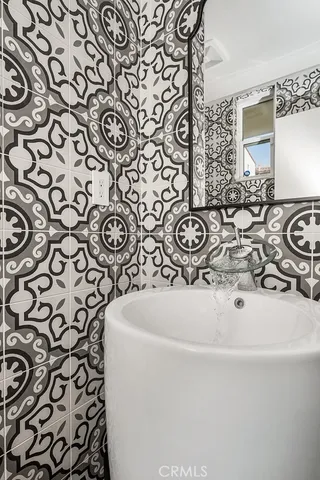 $6,250 | 340 5th Street, Huntington Beach, CA 92648