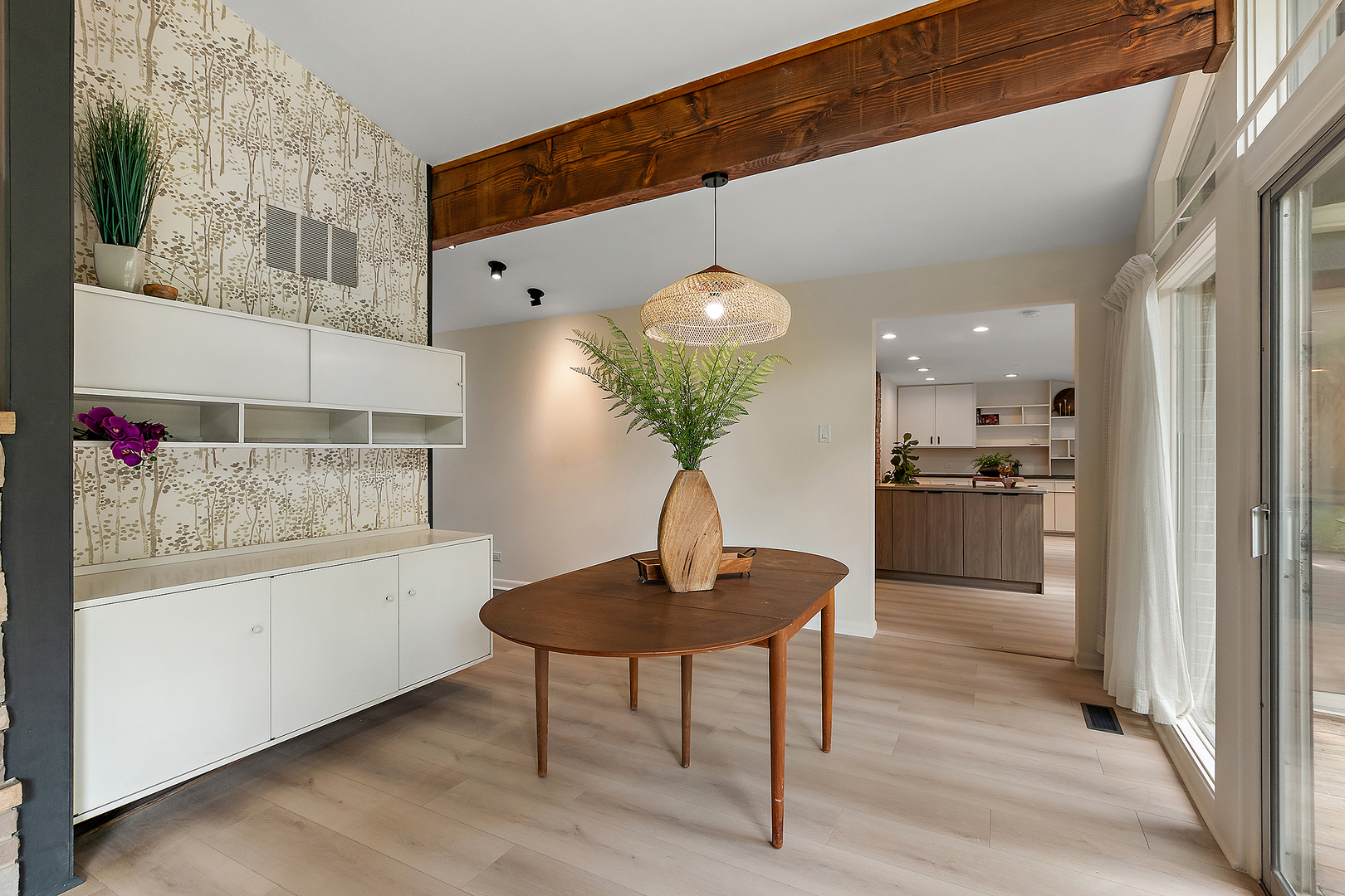 71 Graymoor Lane Olympia Fields, IL 60461 - Photo 11 of 36 a kitchen with a table and chairs