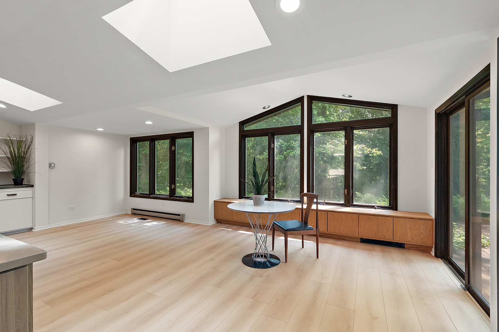 71 Graymoor Lane Olympia Fields, IL 60461 - Photo 18 of 36 a view of a livingroom with furniture and floor to ceiling window