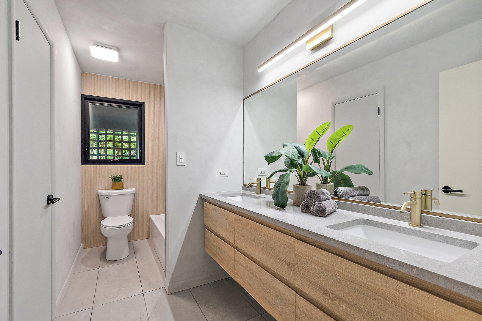 71 Graymoor Lane Olympia Fields, IL 60461 - Photo 29 of 36 a bathroom with a sink a toilet and mirror