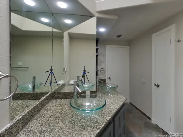 $1,789 | 3907 Briarcrest Street, San Antonio, TX 78247