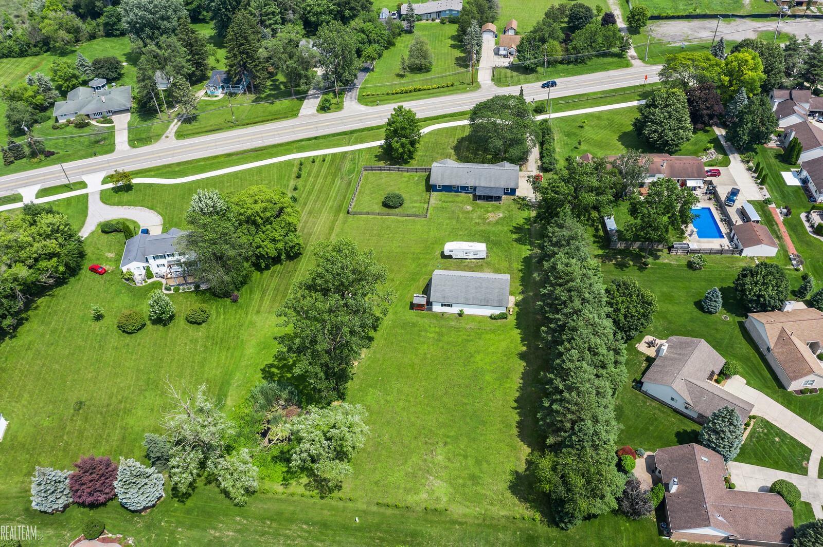 51741 Romeo Plank Road Macomb, MI 48042 - Photo 5 of 52