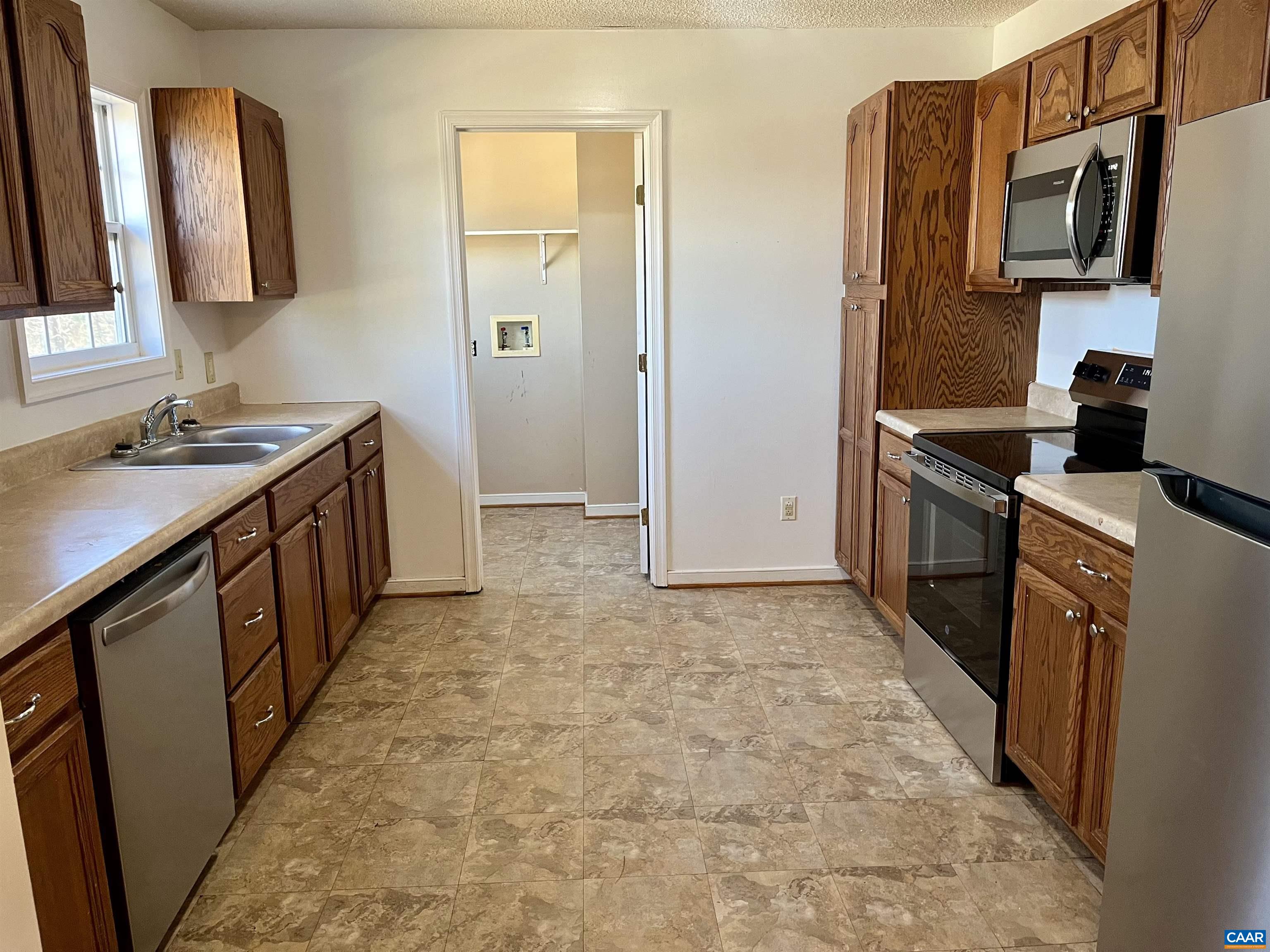 4678 Garth Road Crozet, VA 22932 - Photo 10 of 21