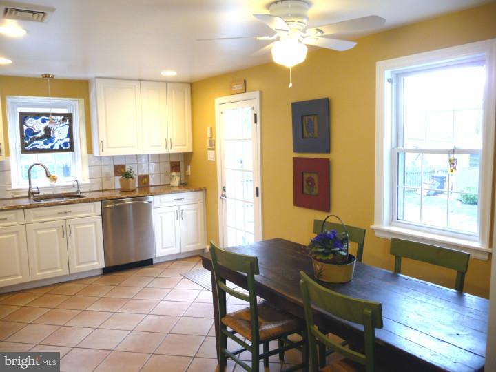 29 West Amherst Road Bala Cynwyd, PA 19004 - Photo 22 of 23 Kitchen