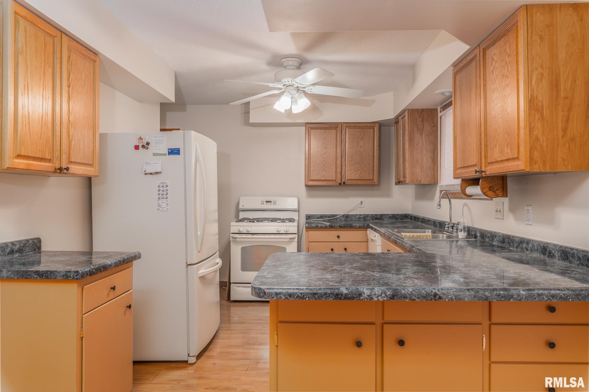 614 Westerfield Road Davenport, IA 52806 - Photo 5 of 17 Gallery Image 5
