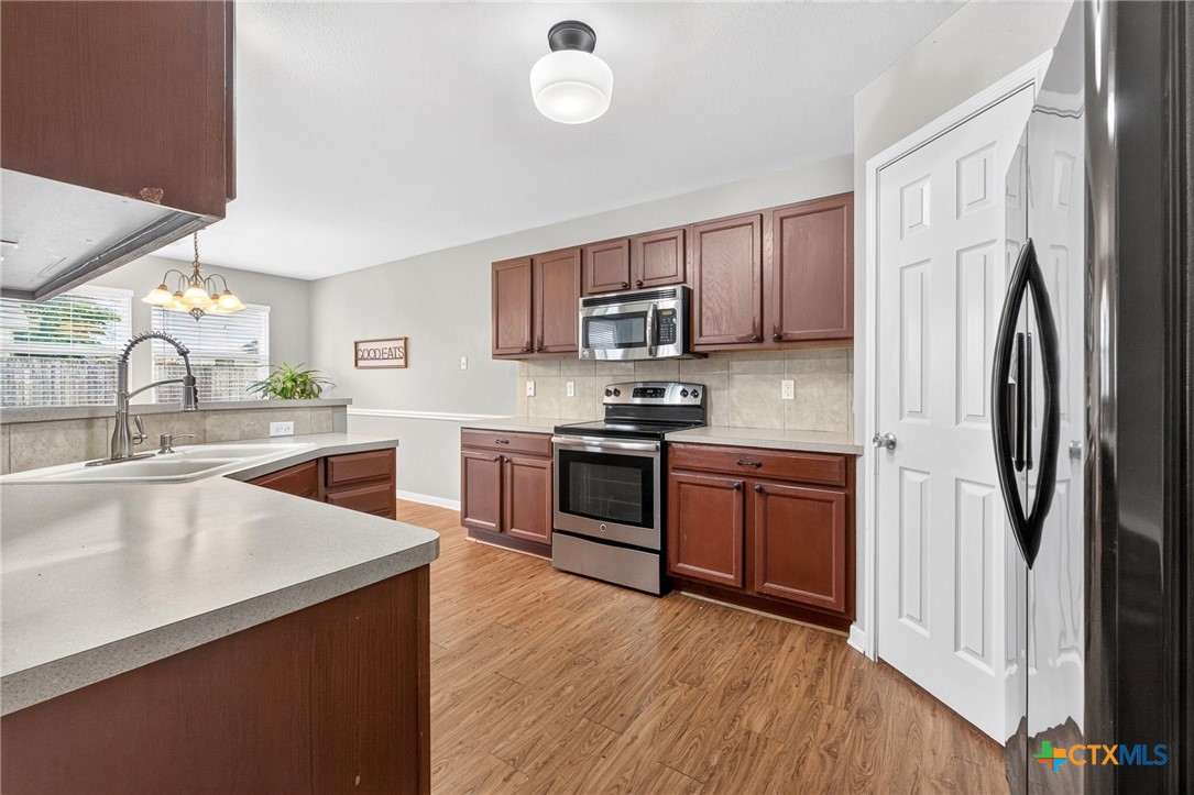 7720 Redbrush Temple, TX 76502 - Photo 6 of 23 Kitchen