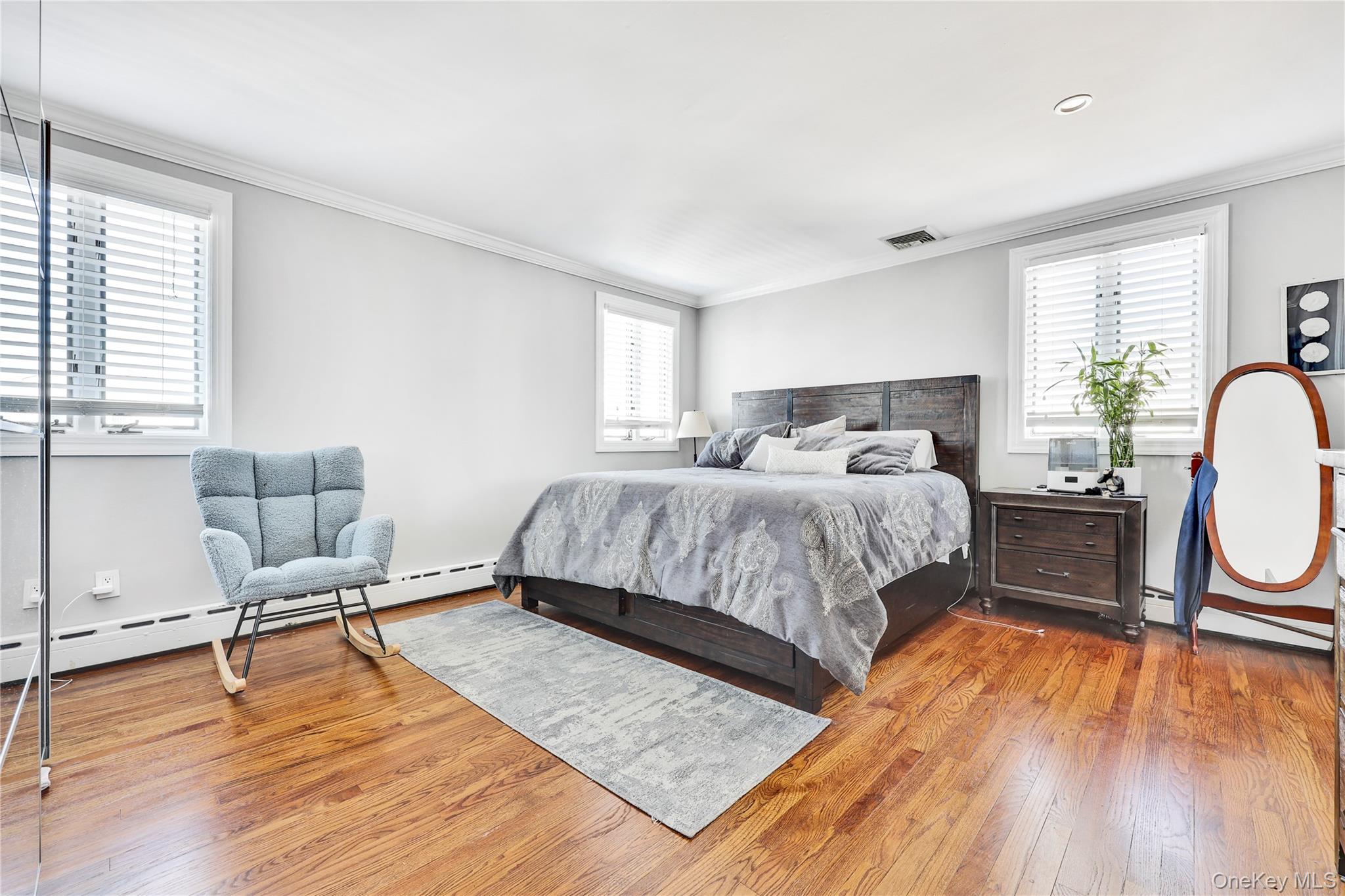 2775 Barbara Road Bellmore, NY 11710 - Photo 12 of 24