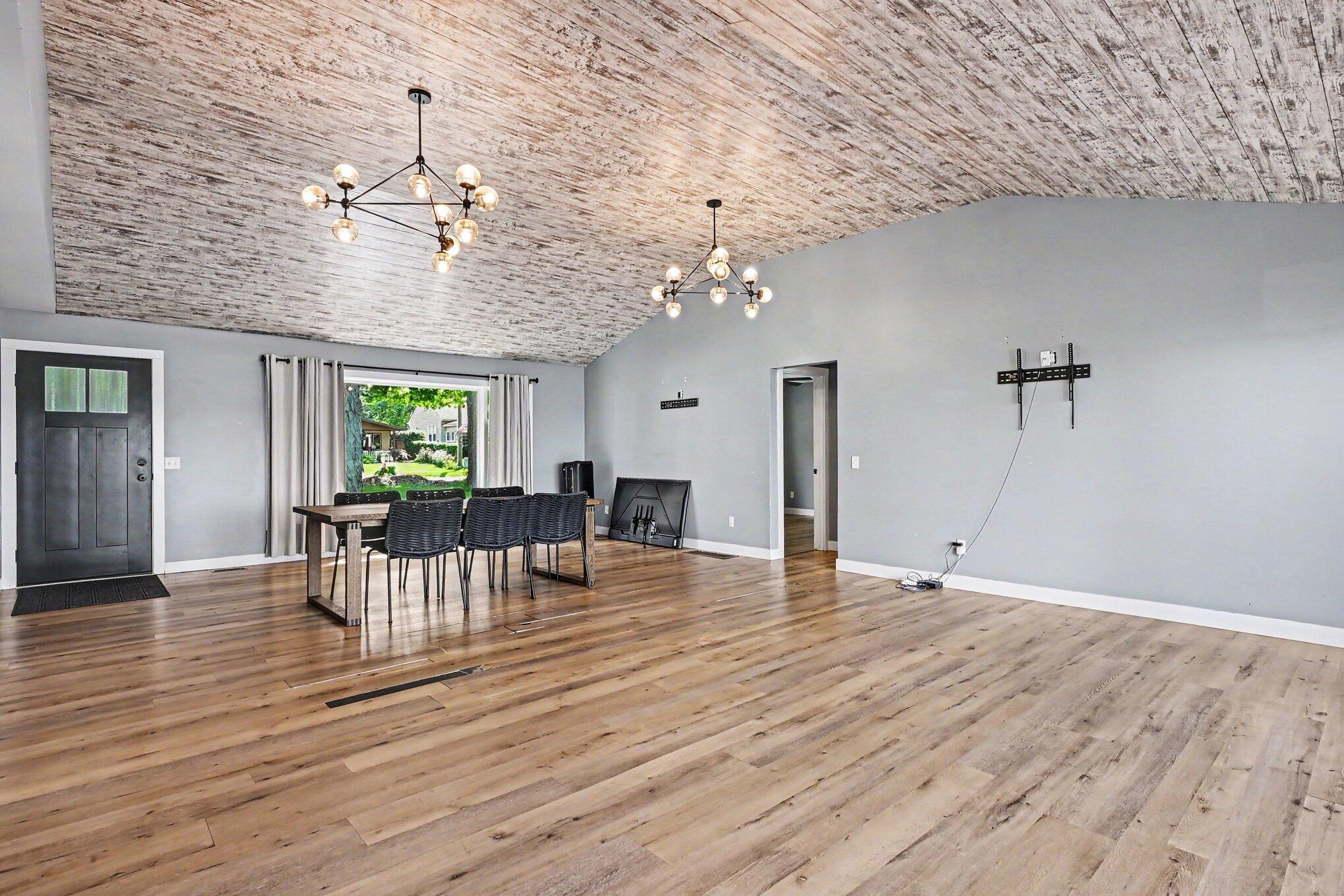 669 Waverly Road La Porte, IN 46350 - Photo 4 of 40 2038x1359