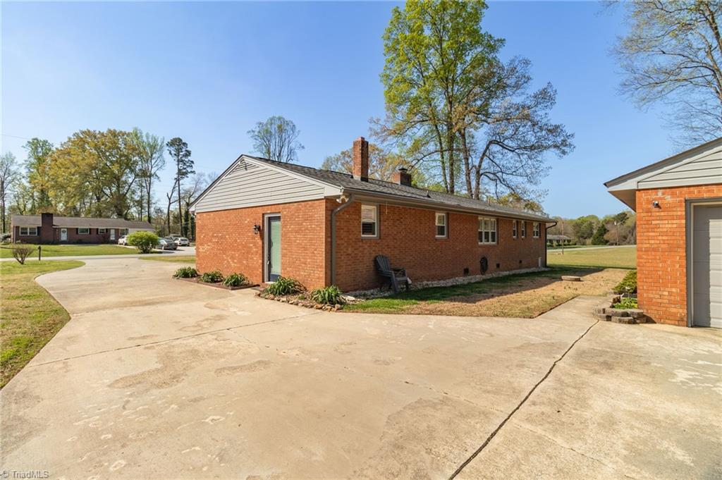 603 Shamrock Road High Point, NC 27265 - Photo 27 of 29