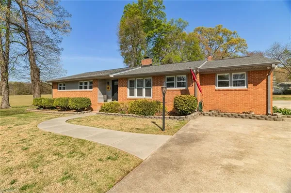 $320,000 | 603 Shamrock Road, High Point, NC 27265