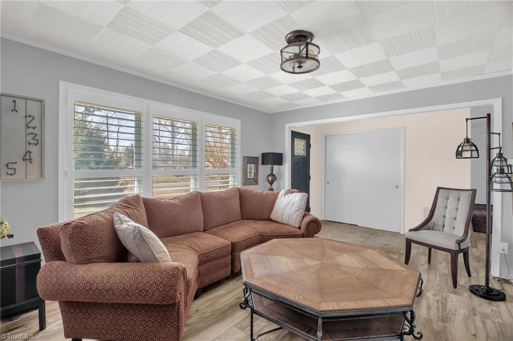 603 Shamrock Road High Point, NC 27265 - Photo 7 of 29