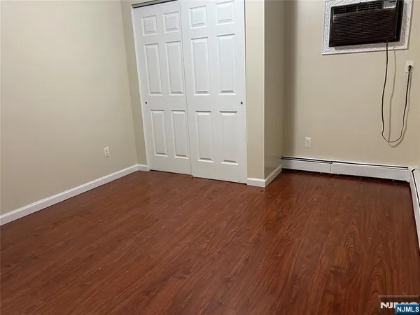 $3,200 | 237 Jersey Avenue, Unit 1, Cliffside Park, NJ 07010