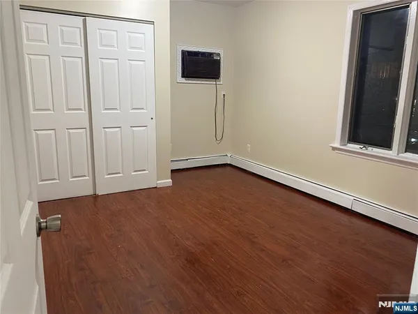 $3,200 | 237 Jersey Avenue, Unit 1, Cliffside Park, NJ 07010