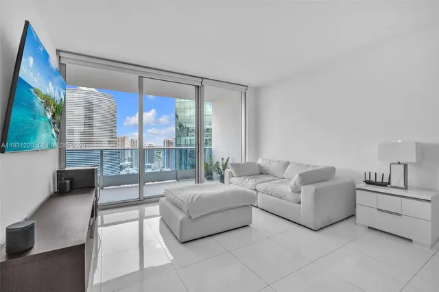 $3,600 | 200 Biscayne Blvd Way, Unit 4012, Miami, FL 33131