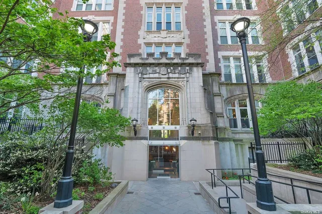a view of a livingroom with furniture and window