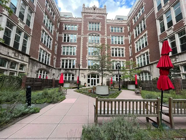 $1,450,000 | 220 West West 148th Street, Unit 6G | Central Harlem