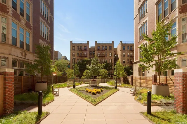 $1,450,000 | 220 West West 148th Street, Unit 6G | Central Harlem