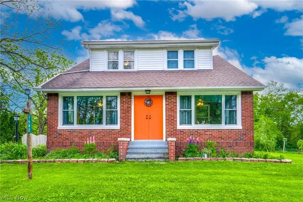 $279,900 | 1682 South County Line Road, Geneva, OH 44041