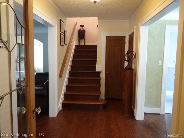 04 Foyer.jpg
