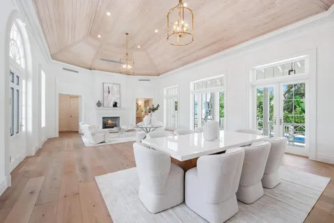 $16,900,000 | 269 Jamaica Lane, Palm Beach, FL 33480