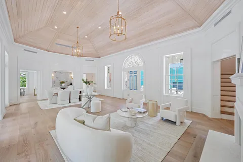 $16,900,000 | 269 Jamaica Lane, Palm Beach, FL 33480
