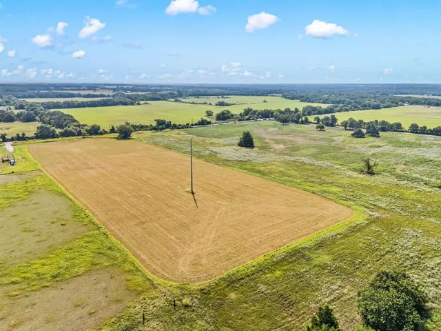 $180,000 | 836 County Road 1895, Sunset, TX 76270