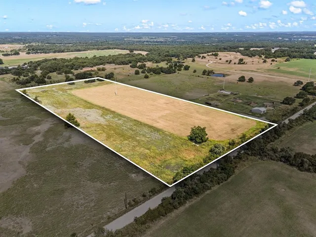 $180,000 | 836 County Road 1895, Sunset, TX 76270