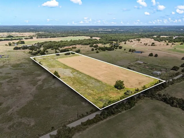 $180,000 | 836 County Road 1895, Sunset, TX 76270