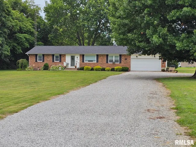 $213,500 | 10531 North Illinois Highway, Mount Vernon, IL 62864