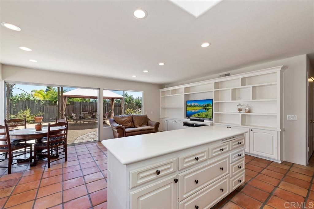 1611 Traske Road Encinitas, CA 92024 - Photo 5 of 18 Gallery Image 5
