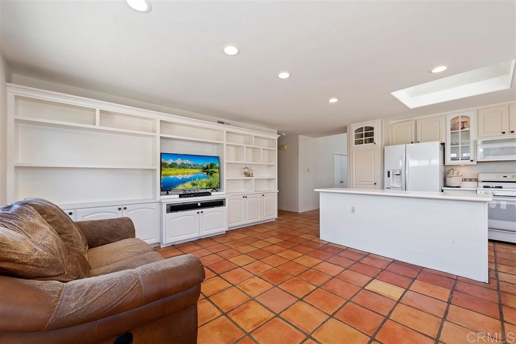1611 Traske Road Encinitas, CA 92024 - Photo 8 of 18 Gallery Image 8