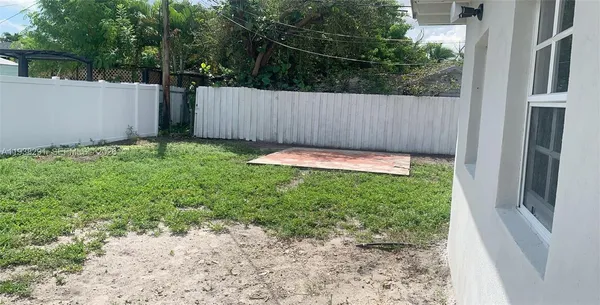 $3,000 | 5631 West 10th Avenue, Hialeah, FL 33012