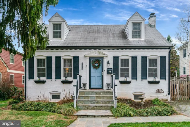 $1,250,000 | 5210 25th Place North, Arlington, VA 22207