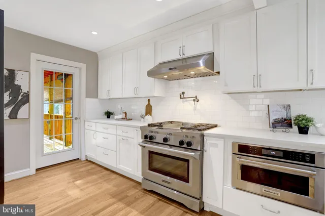 $1,250,000 | 5210 25th Place North, Arlington, VA 22207