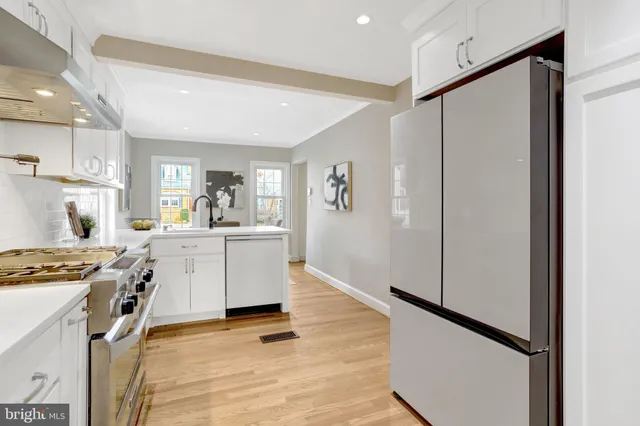 $1,250,000 | 5210 25th Place North, Arlington, VA 22207