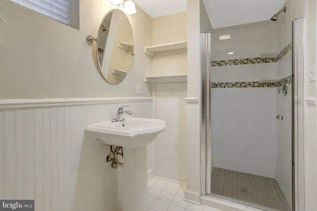 $1,250,000 | 5210 25th Place North, Arlington, VA 22207