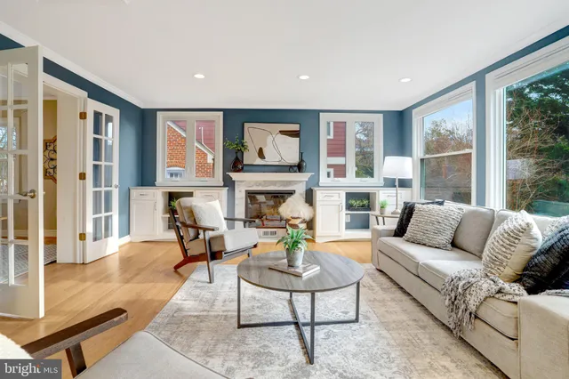 $1,250,000 | 5210 25th Place North, Arlington, VA 22207