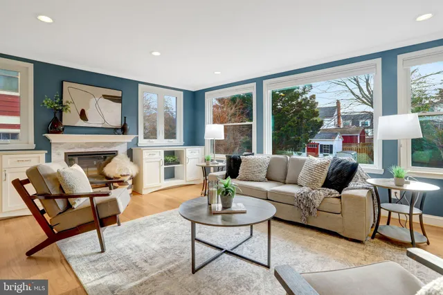 $1,250,000 | 5210 25th Place North, Arlington, VA 22207