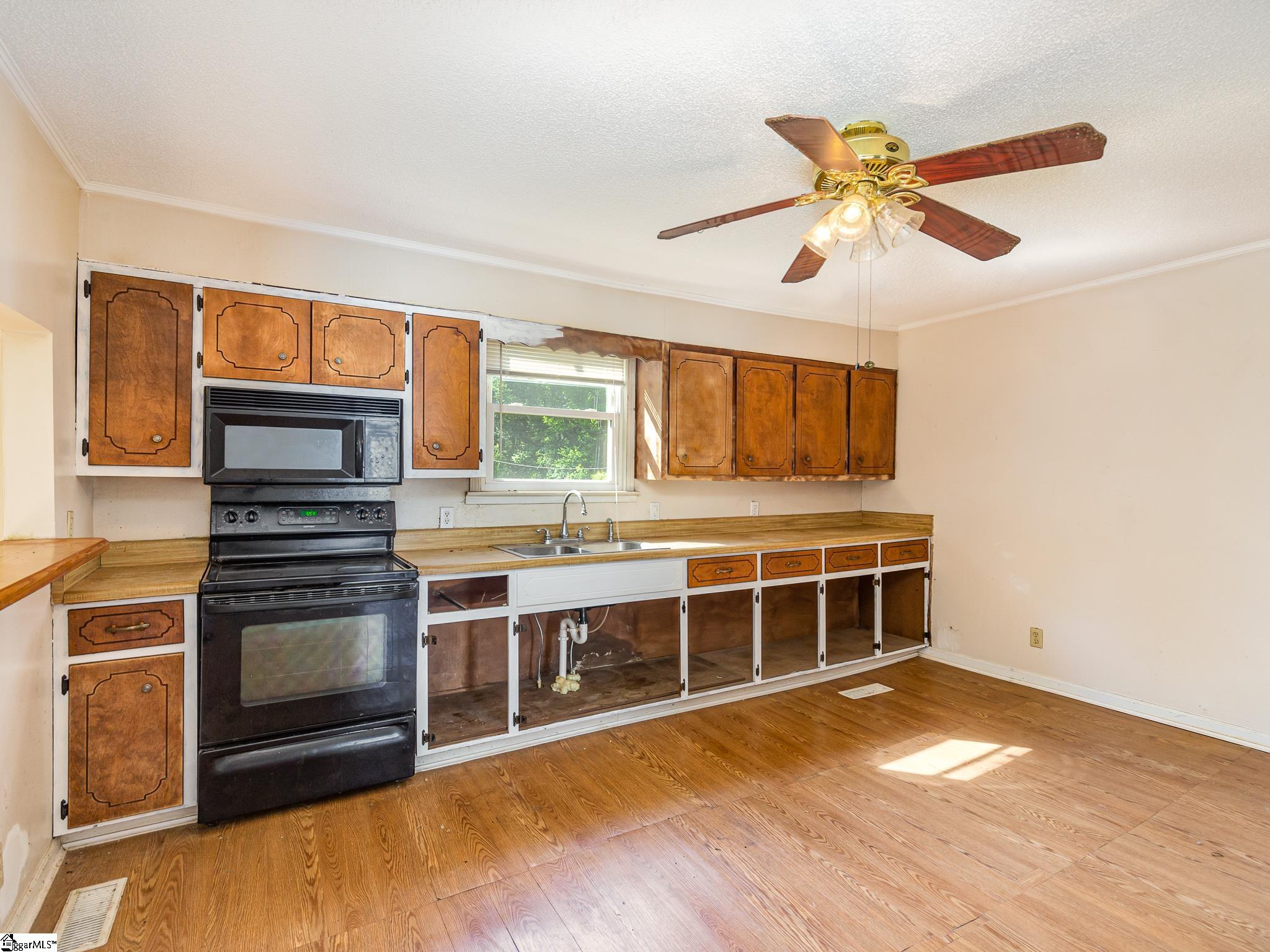 159 Porter Street Wellford, SC 29385 - Photo 8 of 24 Gallery Image 8